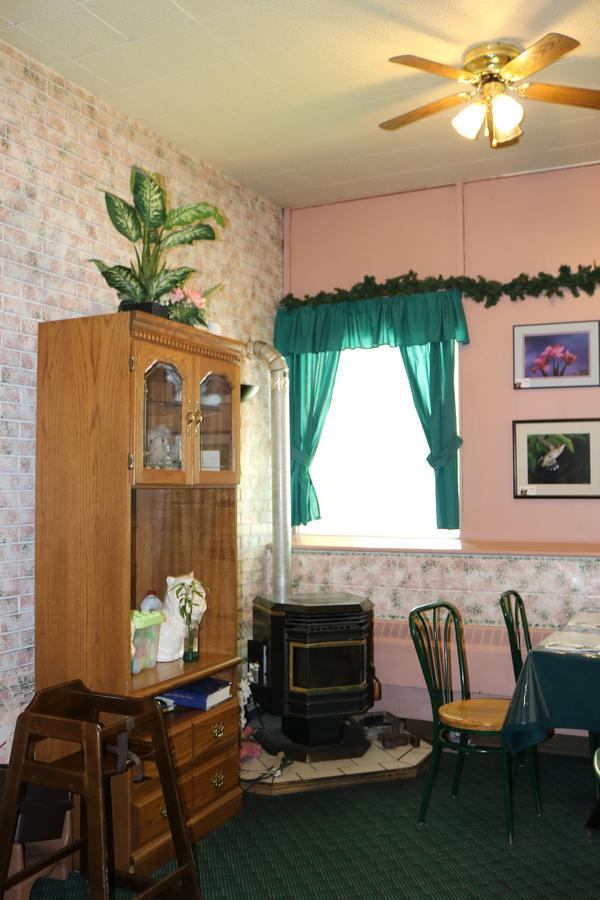 Manitou Motor Inn Luaran gambar